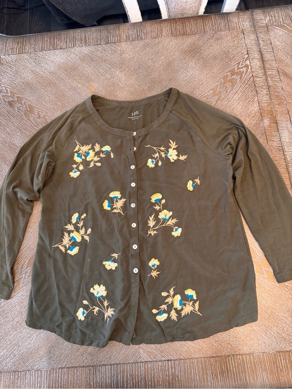 J Jill Green Floral Embroidered Top Large Long Sleeve Buttons Round Neck